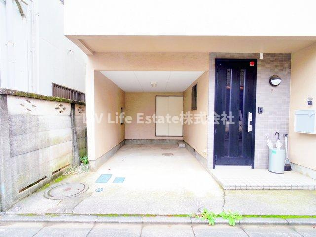 小川西町３丁目戸建ての駐車場