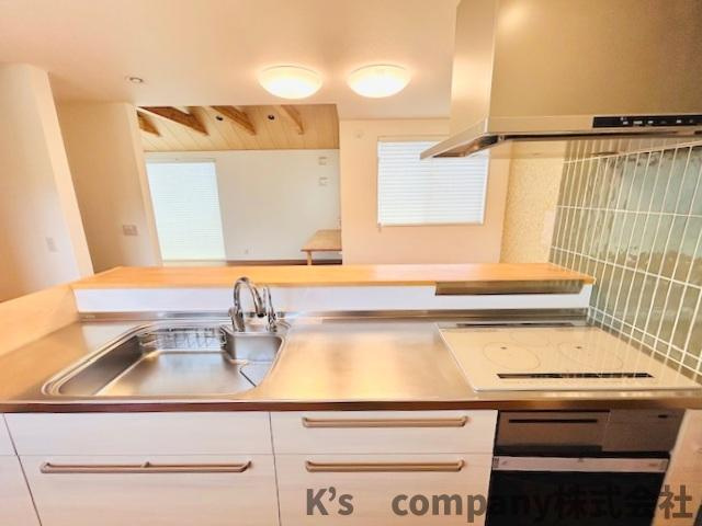 ◎藤沢市辻堂東海岸2丁目　中古戸建のキッチン|ゆったりとしたキッチンスペース◇