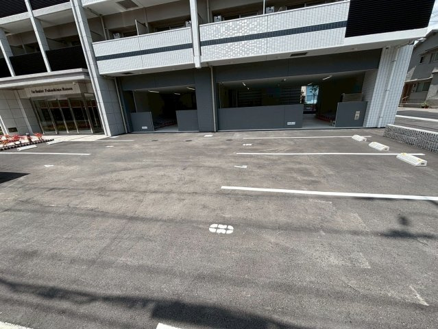大阪市福島区海老江６丁目の賃貸マンションの駐車場