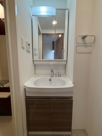 大阪市福島区海老江６丁目の賃貸マンションの洗面所