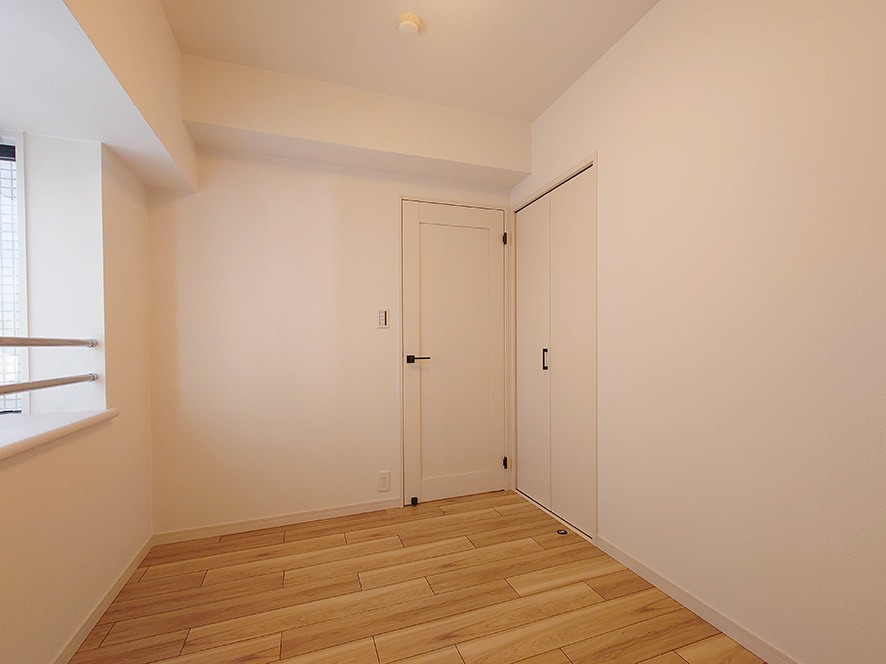 アールヴェール中村橋の洋室|洋室2　約4.2帖