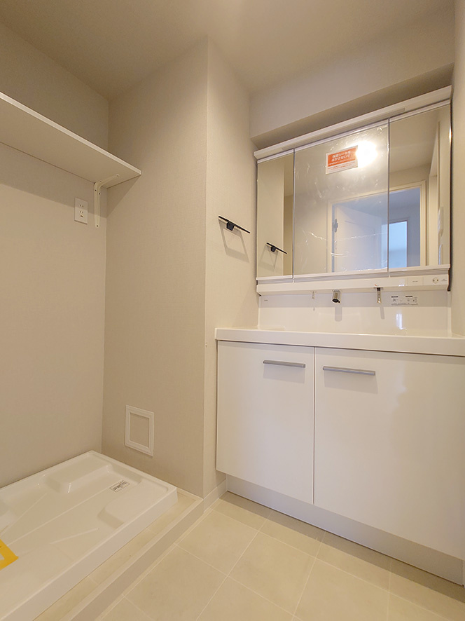 アールヴェール中村橋の洗面所|三面鏡付洗面化粧台◎