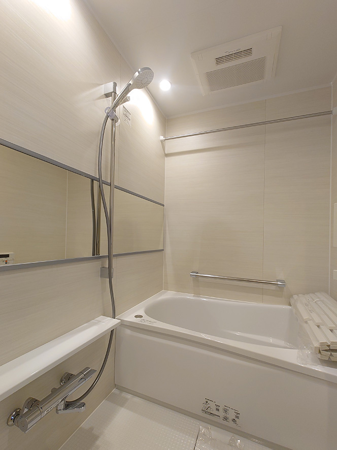アールヴェール中村橋の浴室|白を基調とした清潔感ある浴室★