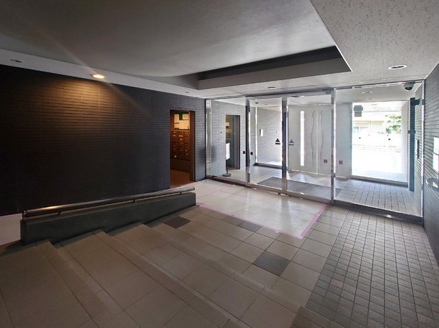 アールヴェール中村橋のエントランス