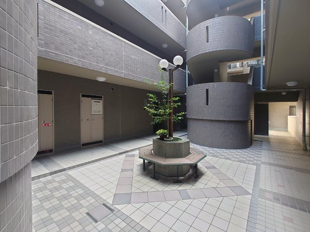 アールヴェール中村橋の中庭