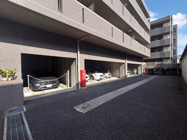 アールヴェール中村橋の駐車場