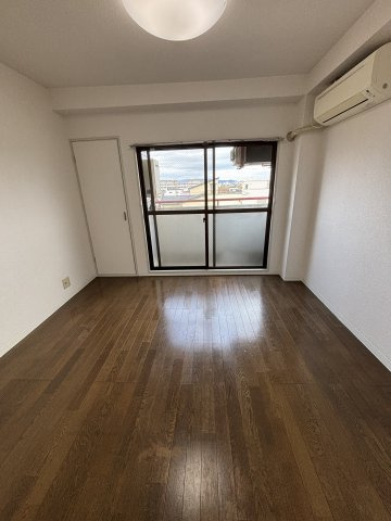 京阪プリンスマンションの居間・リビング