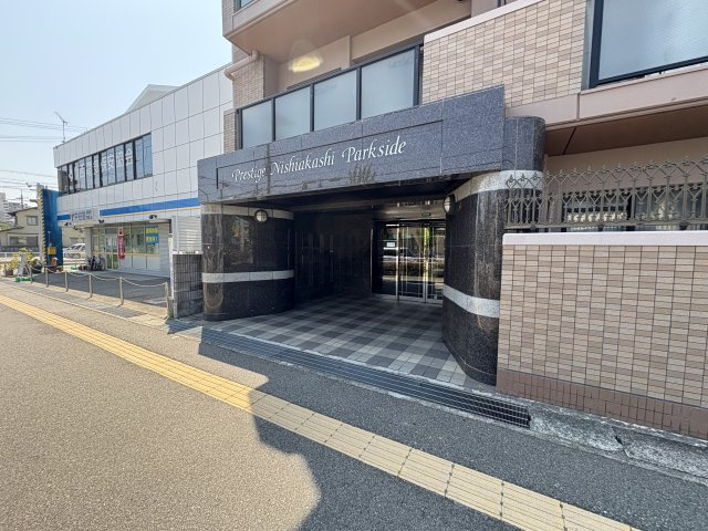プレステージ西明石パークサイドのエントランス
