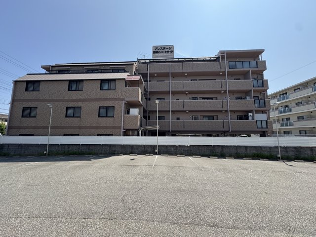 プレステージ西明石パークサイドの外観