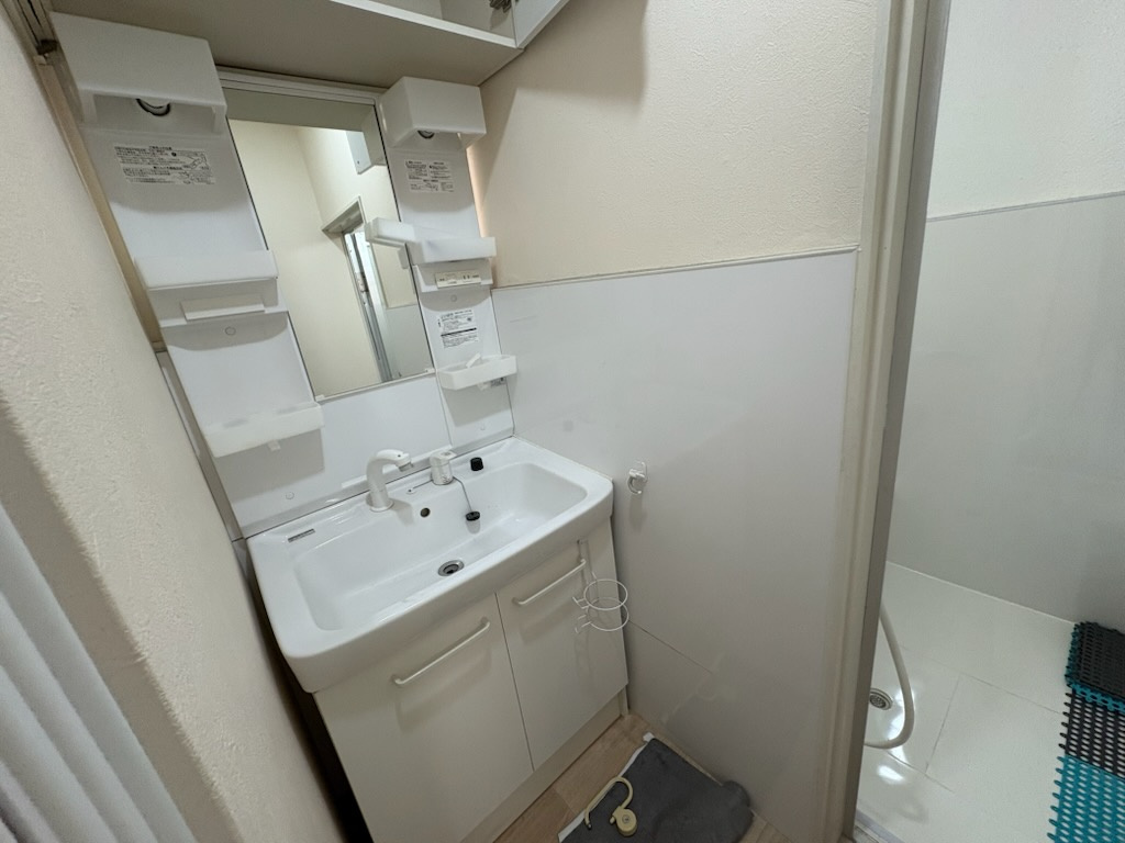 和歌山市野崎の独立洗面台