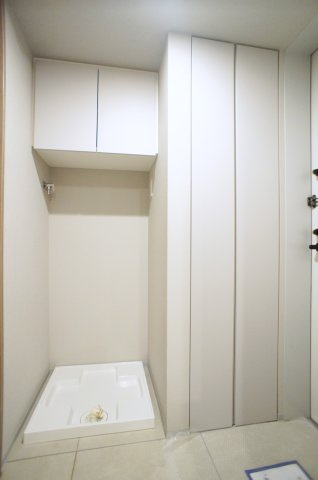 プライムメゾン浅草イーストの玄関