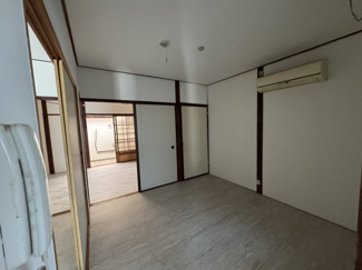 【洋室】 | 明美町平屋西棟南から2軒目 | 広々とした洋室です