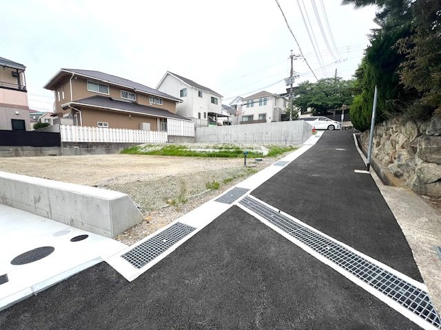 神戸市垂水区仲田2丁目新築住宅の前面道路含む現地写真