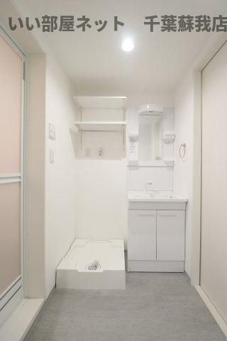 グランメゾン本千葉の洗面所|朝の準備に活躍する、洗髪洗面化粧台！