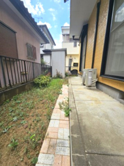 【庭】 | 越谷市大泊 ハウスメーカー施工 中古戸建 | 南側のお庭は、住まわれる方が自由にアレンジできる一戸建てならではの楽しみ方ですね