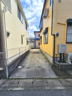 【駐車場】 | 越谷市大泊 ハウスメーカー施工 中古戸建 | 駐車場は縦に２台駐車可能です