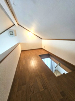 【収納】 | 越谷市大泊 ハウスメーカー施工 中古戸建 | ロフトも広々として、季節ものなどの収納にも困りません