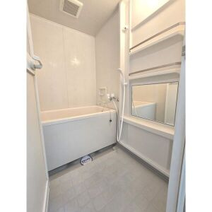 ボンアーデル壱番館の浴室