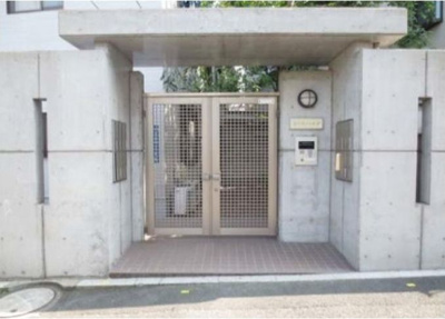 【エントランス】 | さくらハイツ | 落ち着いたエントランスです