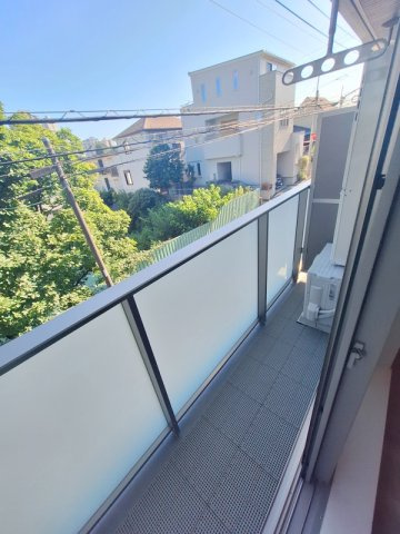 クレスコート岸町のバルコニー