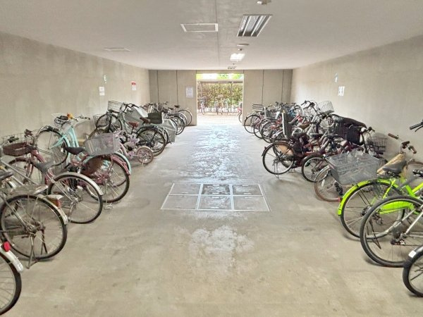 マンション敷地内にある自転車置場