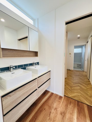  EAVE EDGE｜光と風を遊ぶ、片瀬の家のキッチン