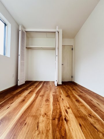  EAVE EDGE｜光と風を遊ぶ、片瀬の家の洋室