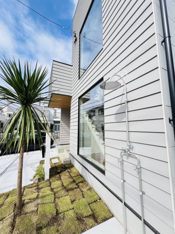  EAVE EDGE｜光と風を遊ぶ、片瀬の家の庭