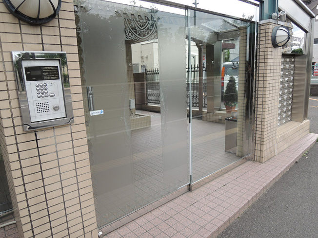 【エントランス】イーグルハイツ萩野町