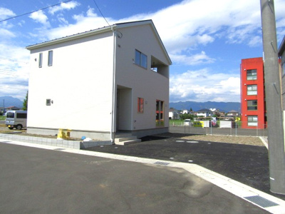 【駐車場】 | クレイドルガーデン昭和町西条第3　1号棟 | カースペースがあります