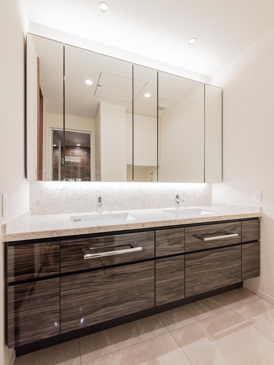 新宿区片町の賃貸マンションのその他|洗面