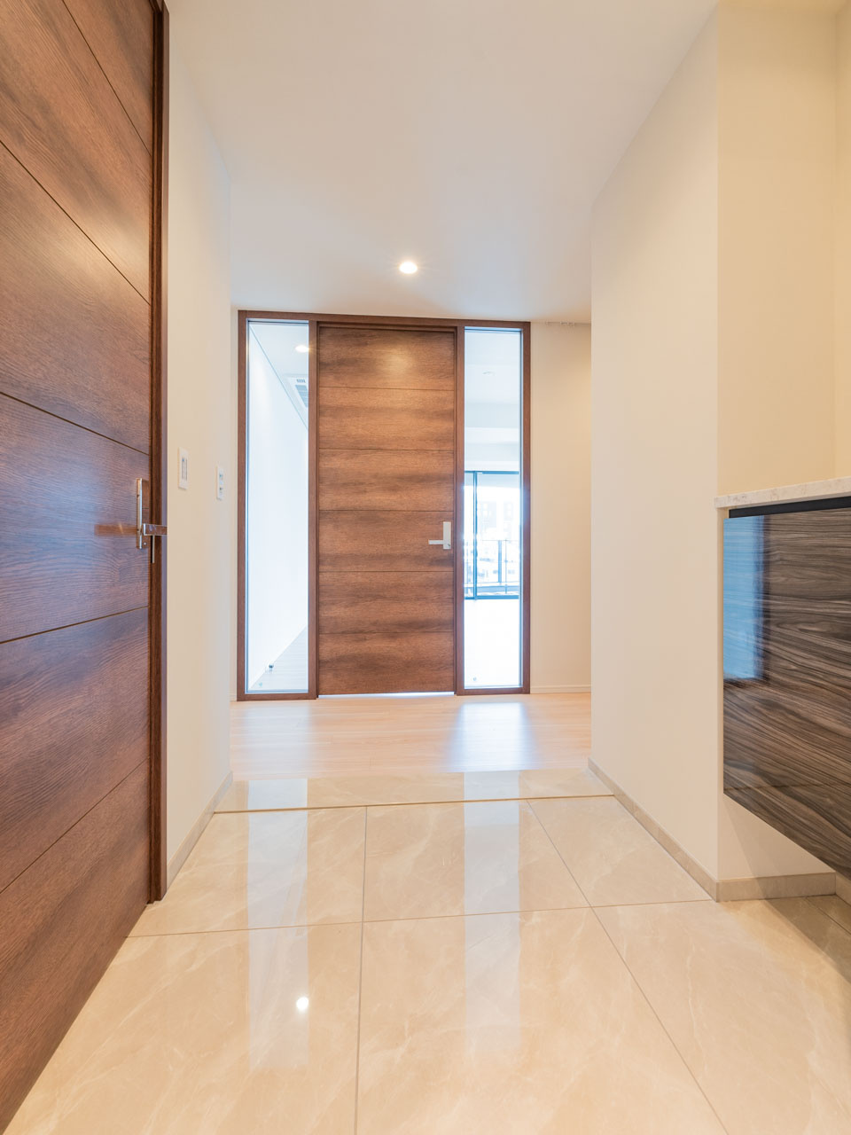 新宿区片町の賃貸マンションの玄関