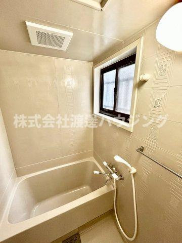 岡山リノベテラスのその他|浴室に窓あり