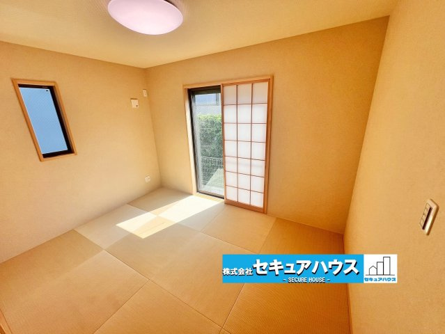 【今からご案内可能】名古屋市緑区大高町大平戸 D棟の和室|事前予約にて現地ご見学いただけます！お気軽にお問い合わせください♪
■株式会社　セキュアハウス■
住宅ローンに強く、知識、経験豊富なスタッフ在籍
お客様に寄り添い、ご成約後もサポート致します。