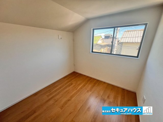 【今からご案内可能】名古屋市緑区神沢1丁目 全1棟の洋室|お子様のお部屋や主寝室、来客時の宿泊室、趣味のお部屋としてもご利用いただけます♪