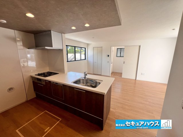 【今からご案内可能】名古屋市緑区神沢1丁目 全1棟のキッチン|事前予約にて現地ご見学いただけます！お気軽にお問い合わせください♪
■株式会社　セキュアハウス■
住宅ローンに強く、知識、経験豊富なスタッフ在籍
お客様に寄り添い、ご成約後もサポート致します。