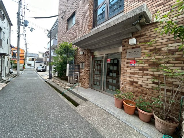 ドゥ・フェイト須磨のエントランス