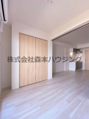 【洋室】 | 　サンフレンドコア | 使い勝手のいい洋室です