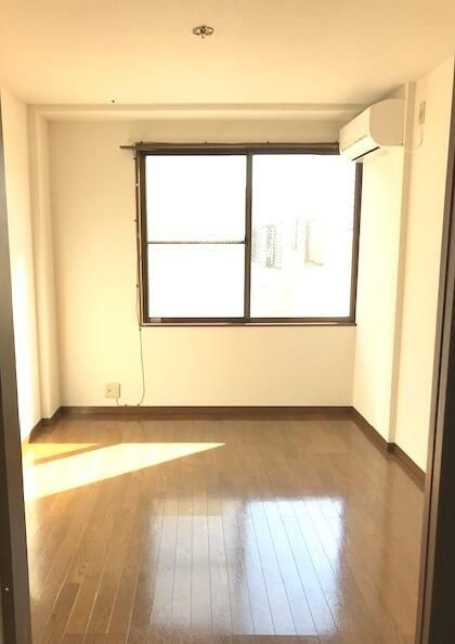 ピースファルハイツＩＩＩの居間・リビング