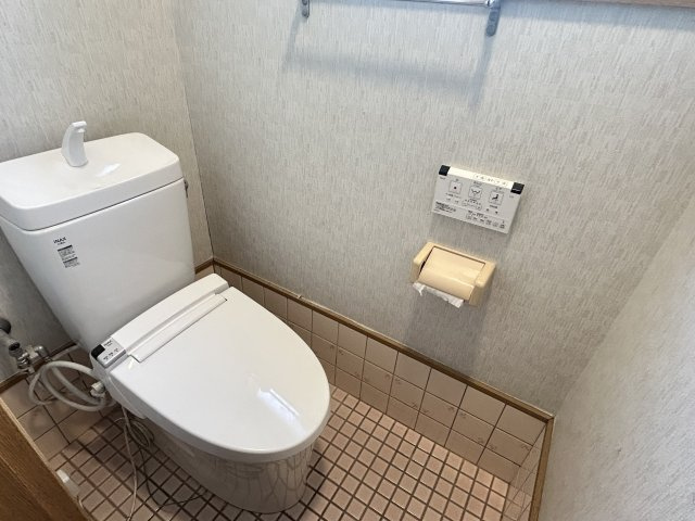 羽ノ浦町中庄神木中古戸建のトイレ