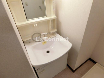 【洗面所】 | ウエスト7泉 | 朝の支度もスムーズな独立洗面台。