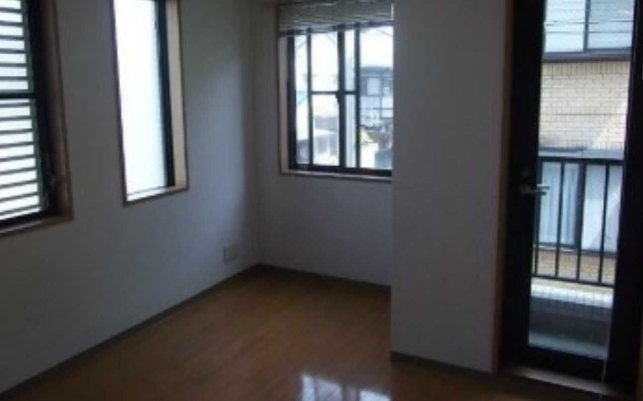 スクエアパーク　角部屋　オートロック　バストイレ別の居間・リビング