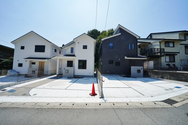 【横浜市旭区南本宿町140-1全3棟新築戸建て】★仲介手数料無料★（南本宿小学校・万騎が原中学校）の外観