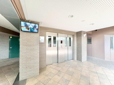 【エントランス】 | リビオ上野芝ガーデンンズ | 流行に左右されず、将来にわたって価値が継続する「上質」な佇まい。おしゃれな雰囲気や自然の潤い、親しみやすさといった暮らしを豊かにしてくれる住空間です。