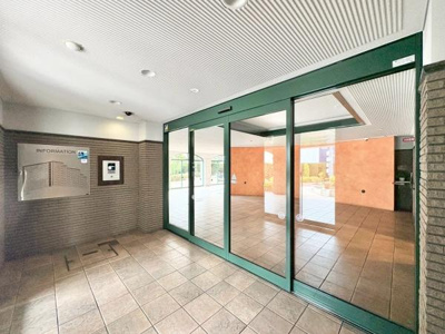 【エントランス】 | リビオ上野芝ガーデンンズ | オートロックのエントランスで安心！