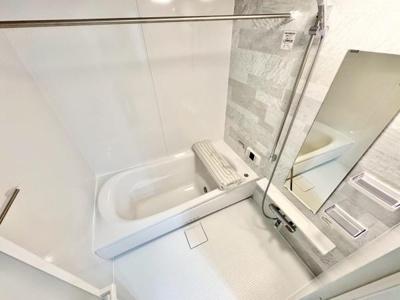 【浴室】 | リビオ上野芝ガーデンンズ | 日頃の疲れを癒すにはもってこいの落ち着いた雰囲気のバスルームになります♪