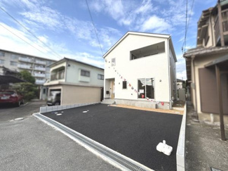 【前面道路含む現地写真】