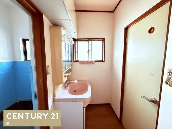 和歌山市直川　中古戸建の独立洗面台