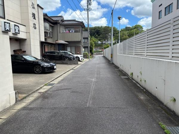 岡崎市鴨田町北魂場・中古戸建の前面道路含む現地写真|前面道路です。