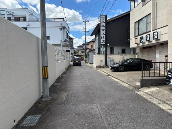 岡崎市鴨田町北魂場・中古戸建の前面道路含む現地写真|前面道路です。